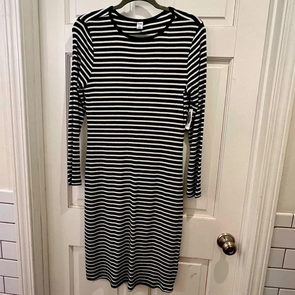 Old Navy Dresses | Nwt Long Sleeve Ribbed Dress | Color: Black/White | Size: M | Abbylouisee's Closet Old Navy Dresses | Nwt Long Sleeve Ribbed Dress | Color: Black/White | Size: M | Abbylouisee's Closet